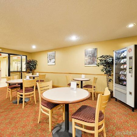Americas Best Value Inn - East Syracuse Restaurante foto