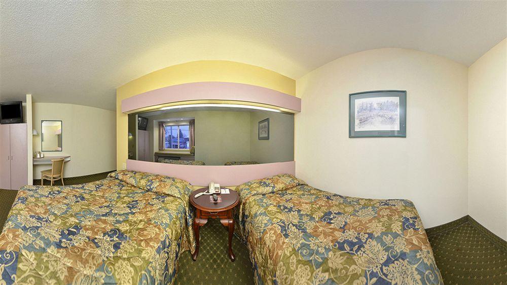 Americas Best Value Inn - East Syracuse Exterior foto