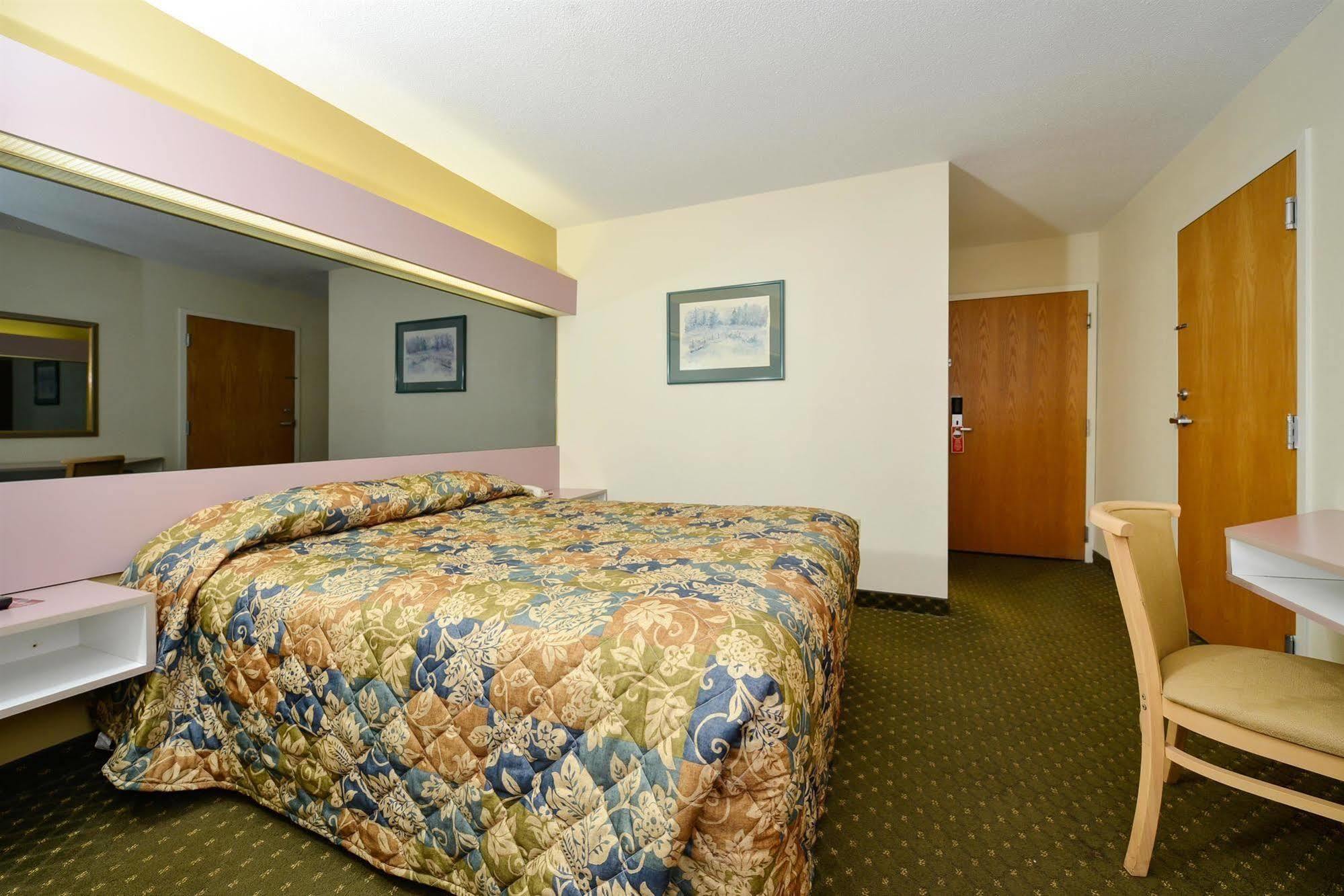 Americas Best Value Inn - East Syracuse Quarto foto
